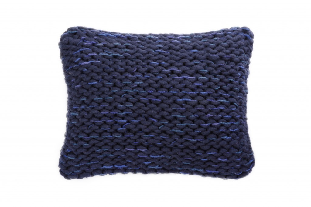 Coussins deco bleus en tricot grosse laine