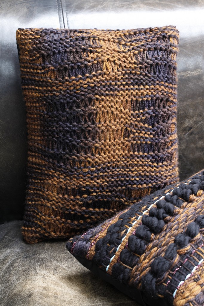 Coussin laine grosse maille noire