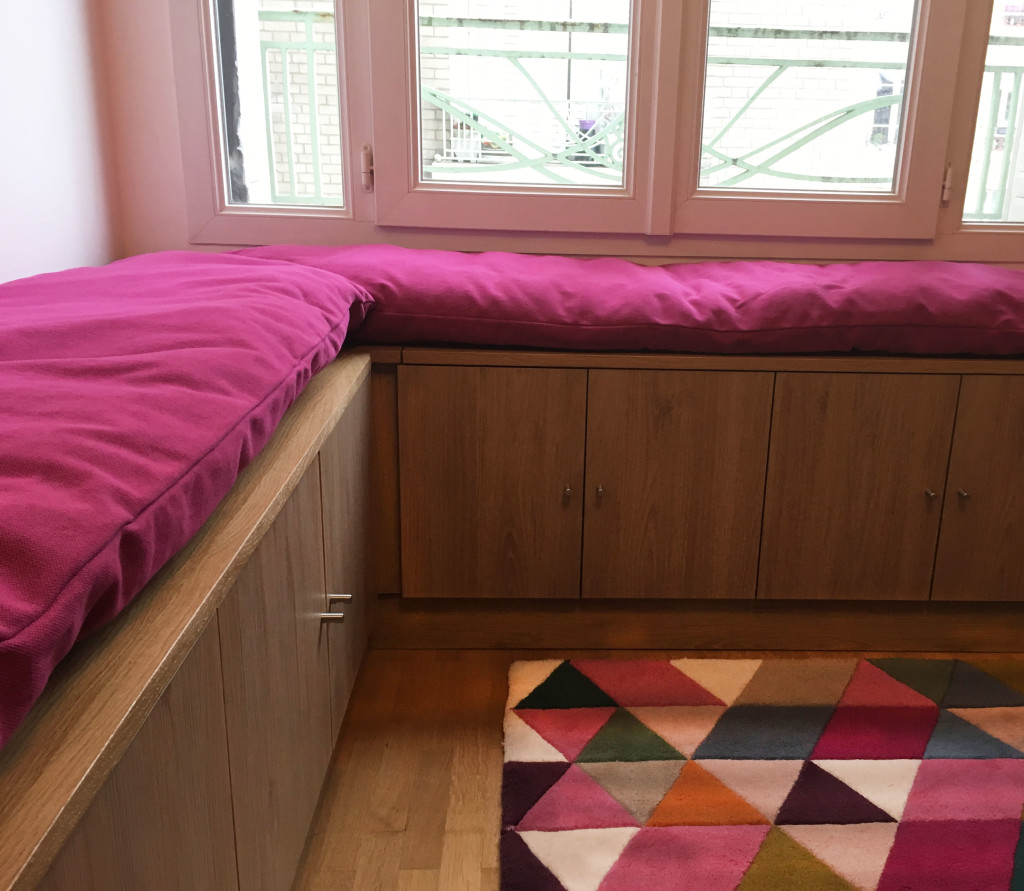 Surmatelas capitonné type fut on rose fuchsia