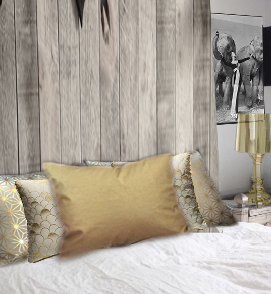 Coussin doré pour lit
