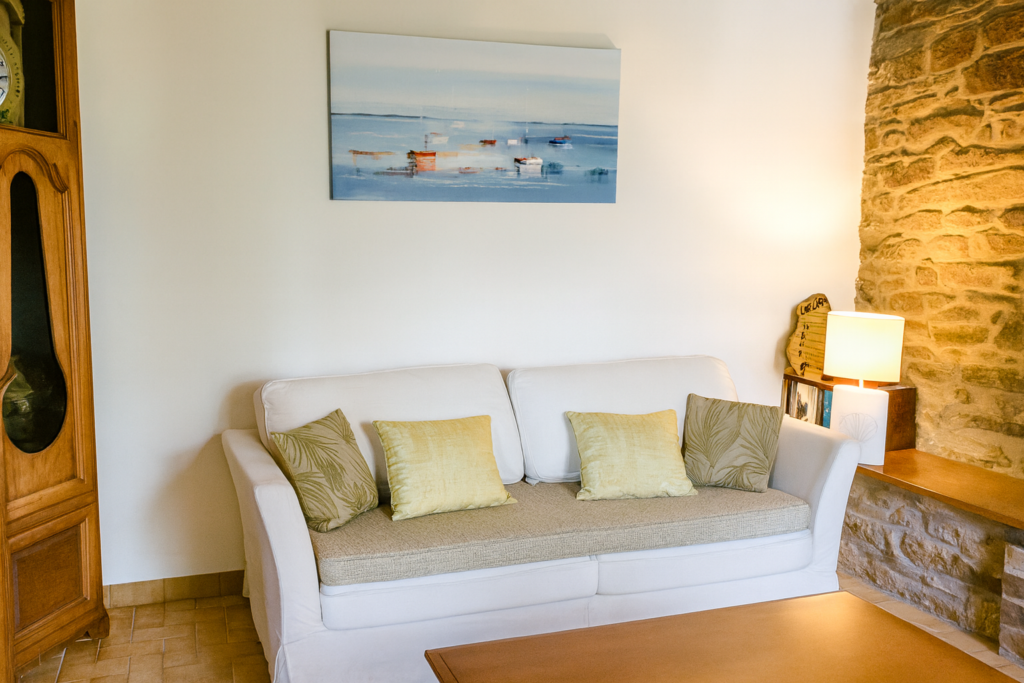 avant après les coussins d'un canapé refait