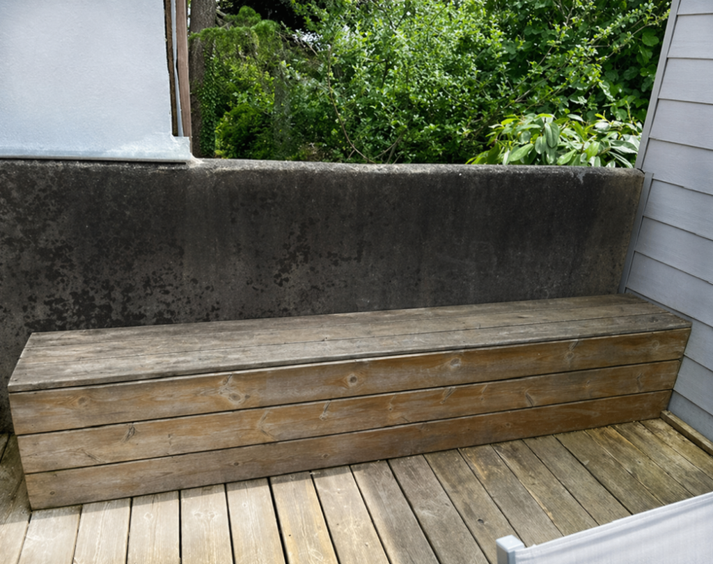 banquette extérieure bois sans coussin avant aménagement