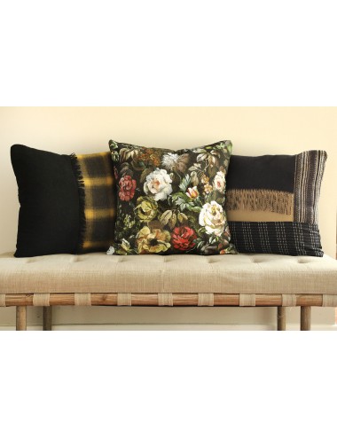 Coussin à fleurs noir 50x50