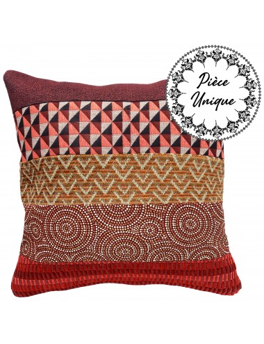 Coussin rouge à motifs 45x45