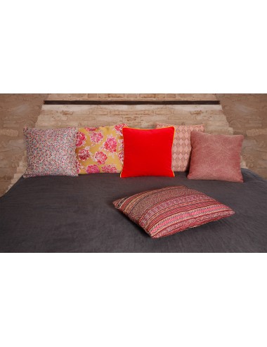 Coussin rose te cuivre tendance