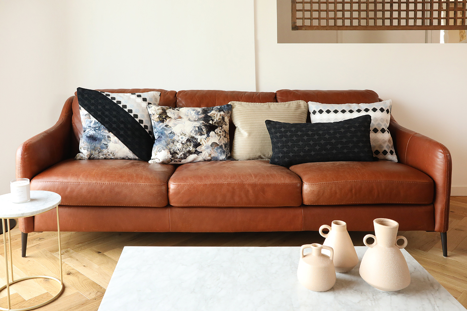 Coussin velours noir design